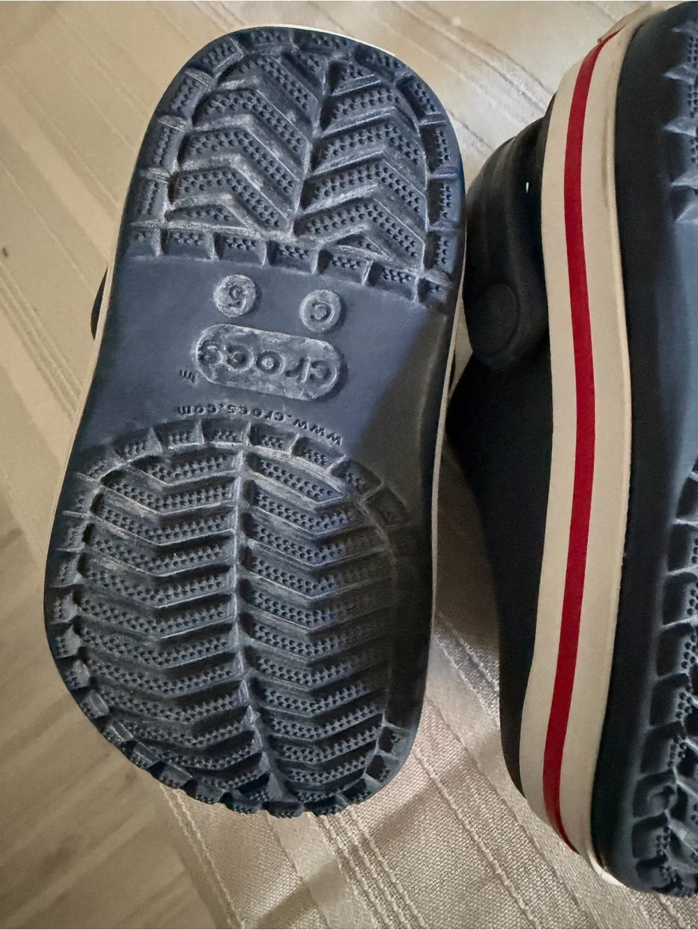 Crocs Kids' Classic Clog in Navy Red Stripes Size 5